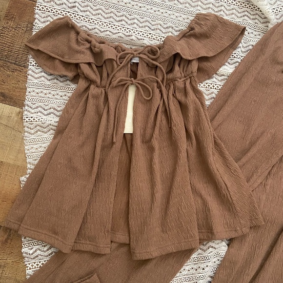 SABO ⭐️NWT Chic Kala Chocolate Off-Shoulder Top + High Waist Pants - Picture 6 of 15